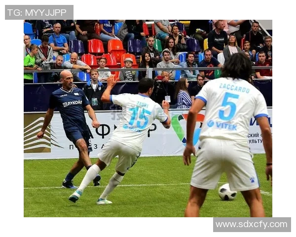 托蒂从青涩少年到足球巨星的传奇成长之路