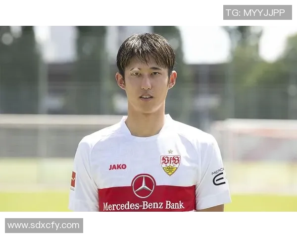 眉毛粗的足球明星男展现独特魅力与风格的运动之路 眉毛粗的足球明星男展现独特魅力与风格的运动之路