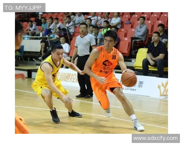 赛后分析：北京篮球队与重庆篮球队的战术对决与技术亮点探讨