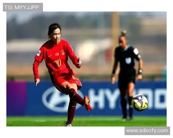 当代足球明星与青春女孩的魅力碰撞展现精彩瞬间 当代足球明星与青春女孩的魅力碰撞展现精彩瞬间