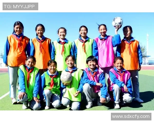 足球明星与贫困儿童的梦想碰撞：一场改变命运的友谊之旅